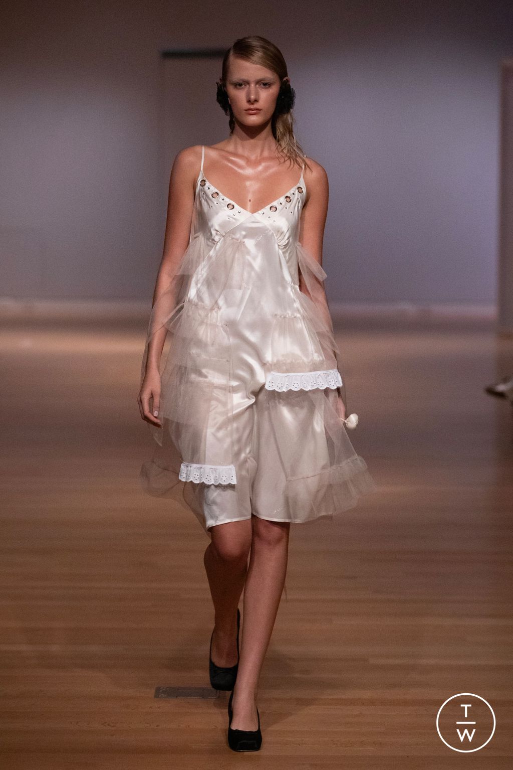 Fashion Week New York Spring/Summer 2024 look 35 from the Sandy Liang collection womenswear