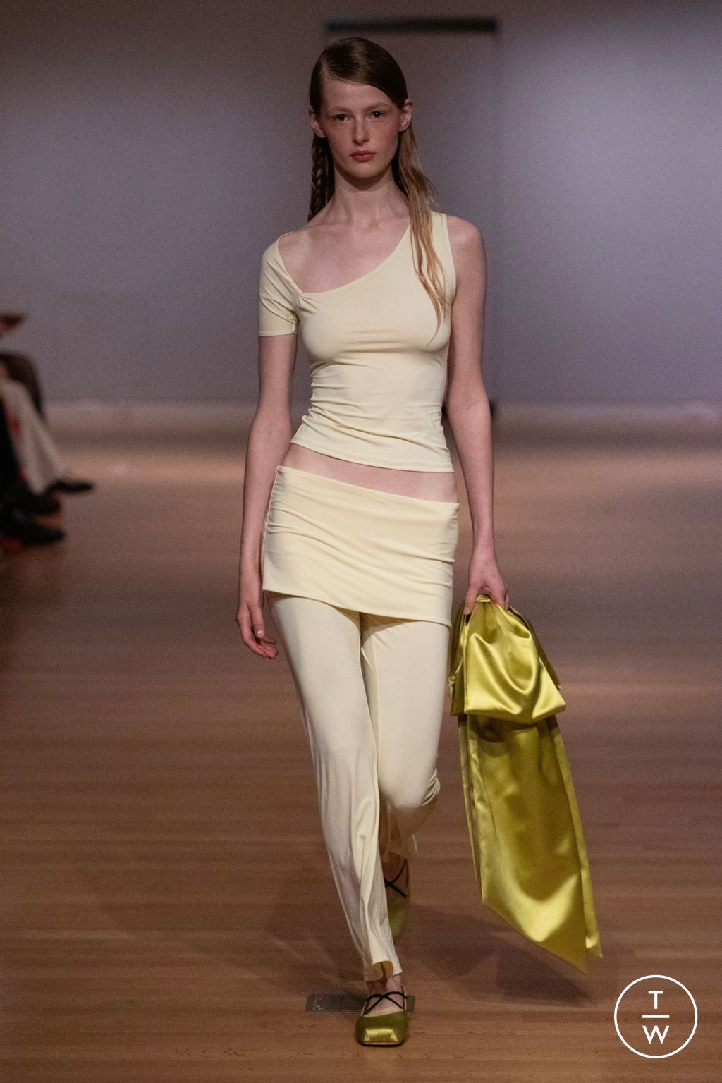 Fashion Week New York Spring/Summer 2024 look 4 de la collection Sandy Liang womenswear