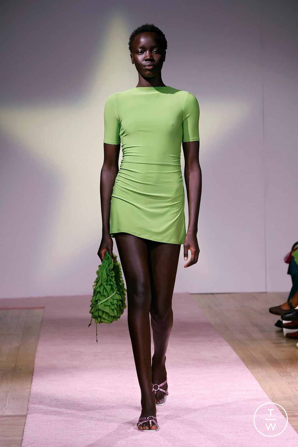 Fashion Week New York Spring/Summer 2025 look 14 de la collection Sandy Liang womenswear