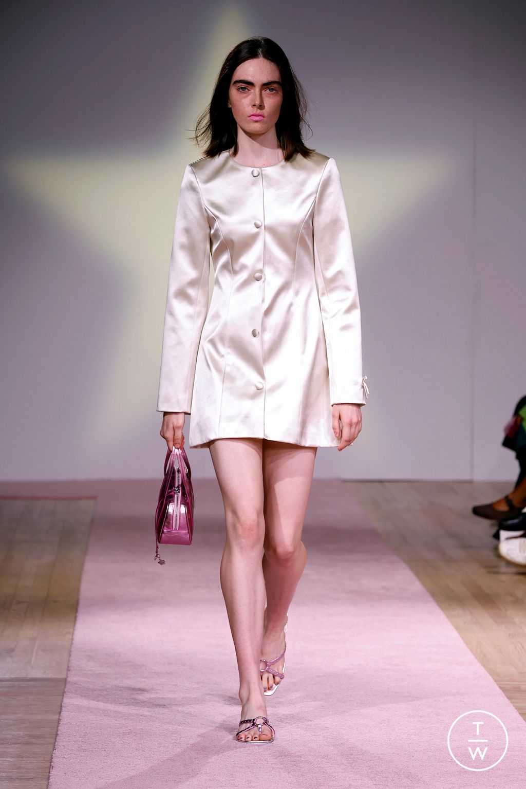 Fashion Week New York Spring/Summer 2025 look 28 from the Sandy Liang collection 女装