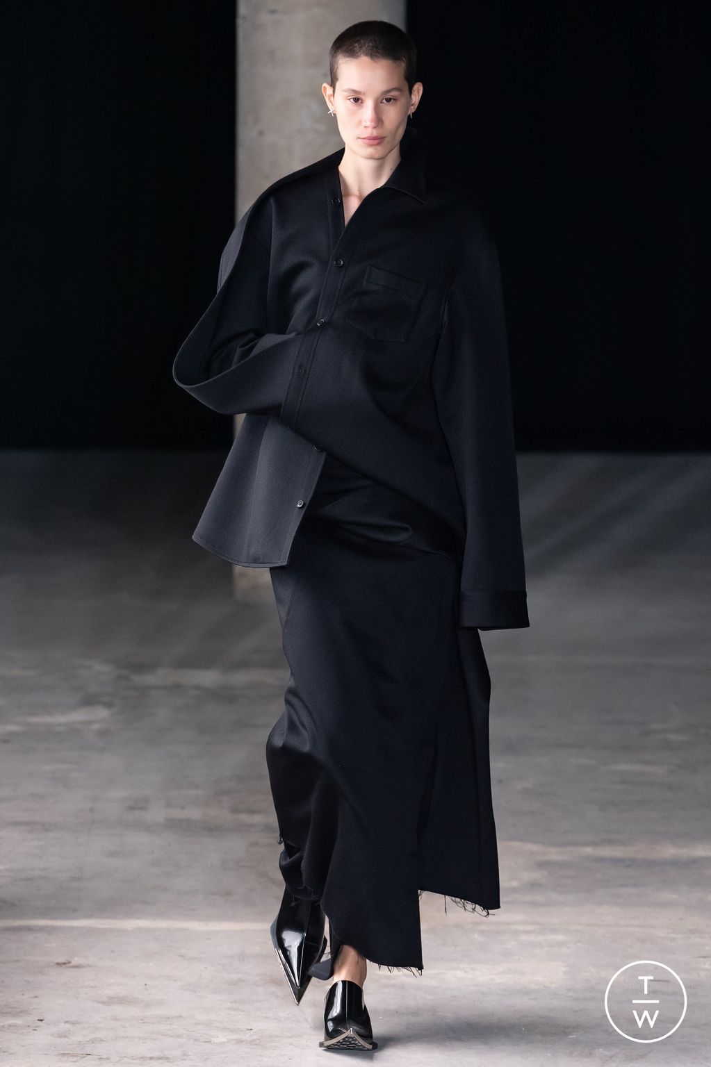 Fashion Week Paris Fall/Winter 2024 look 2 de la collection Sankuanz menswear