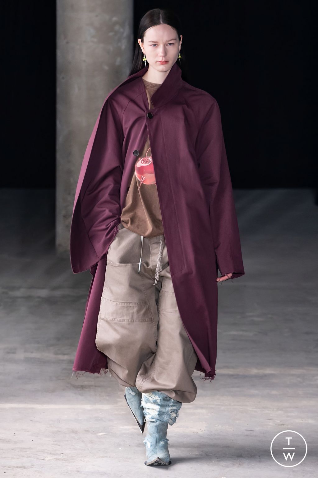 Fashion Week Paris Fall/Winter 2024 look 13 de la collection Sankuanz menswear