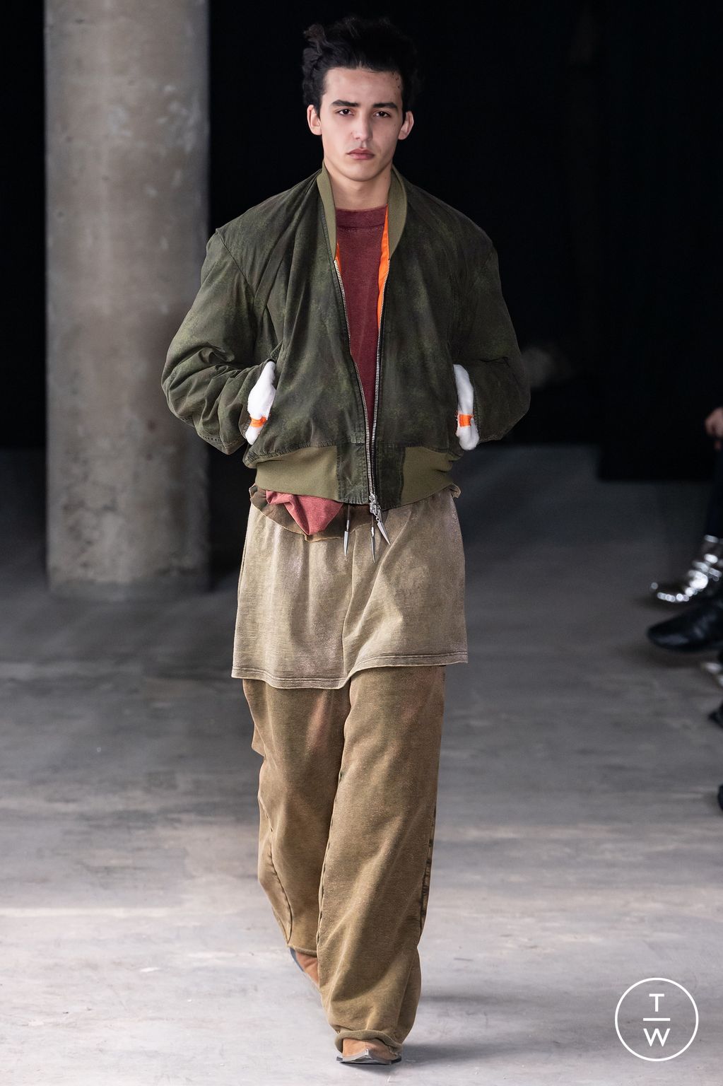 Fashion Week Paris Fall/Winter 2024 look 24 from the Sankuanz collection menswear