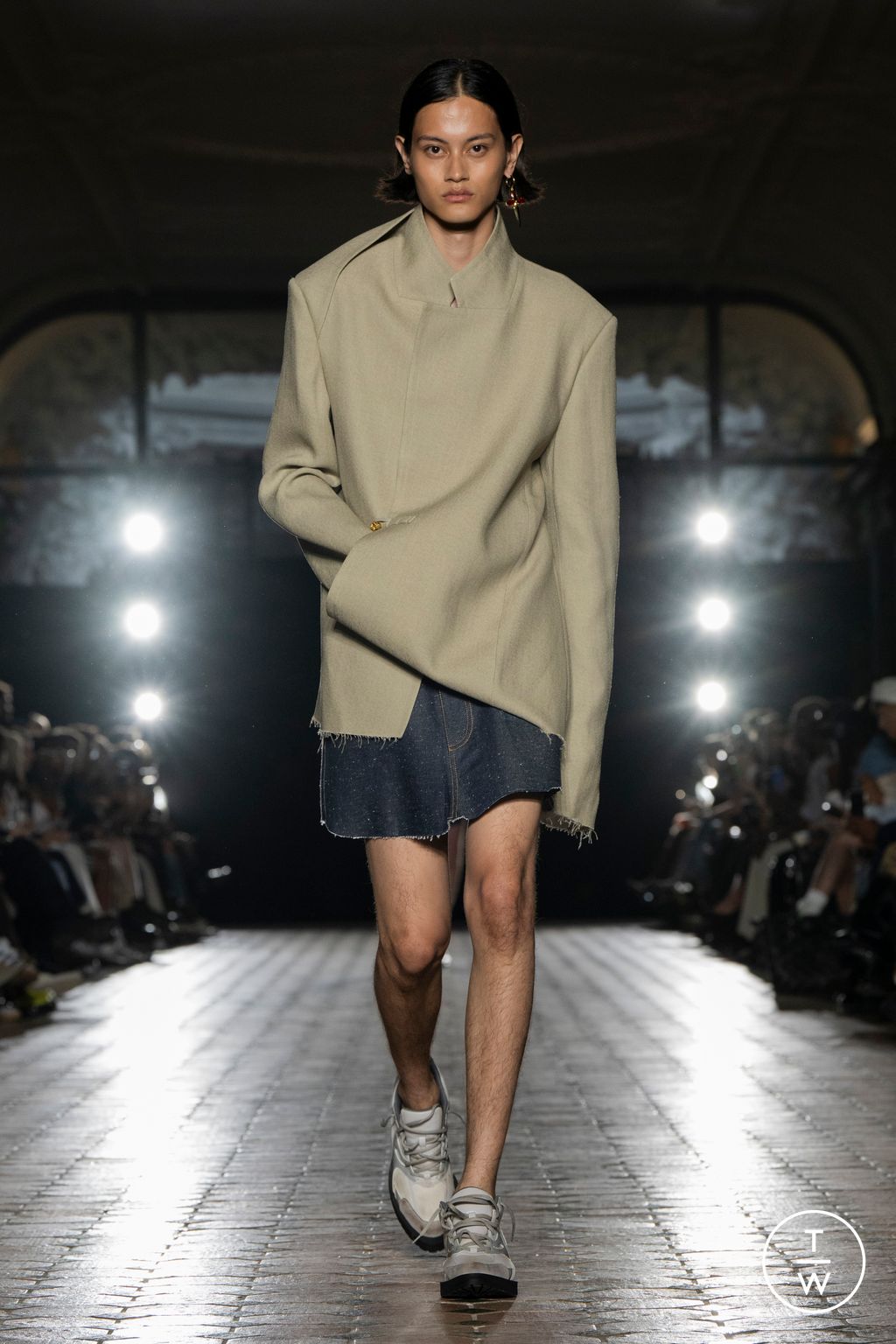 Fashion Week Paris Spring-Summer 2025 look 1 from the Sankuanz collection 男装
