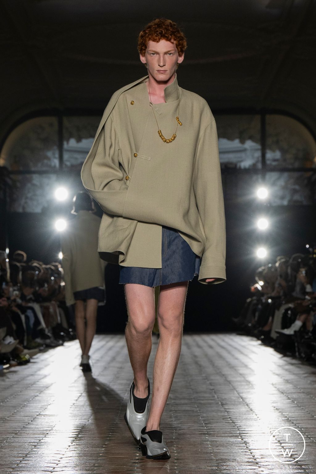 Fashion Week Paris Spring-Summer 2025 look 2 de la collection Sankuanz menswear