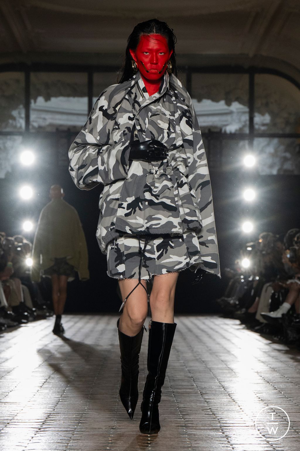 Fashion Week Paris Spring-Summer 2025 look 18 de la collection Sankuanz menswear