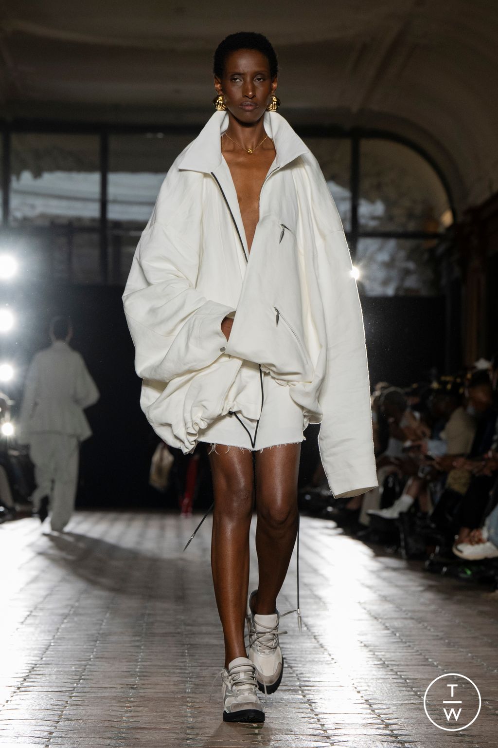 Fashion Week Paris Spring-Summer 2025 look 22 de la collection Sankuanz menswear