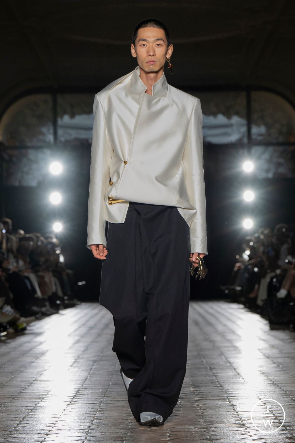 Fashion Week Paris Spring-Summer 2025 look 31 from the Sankuanz collection menswear
