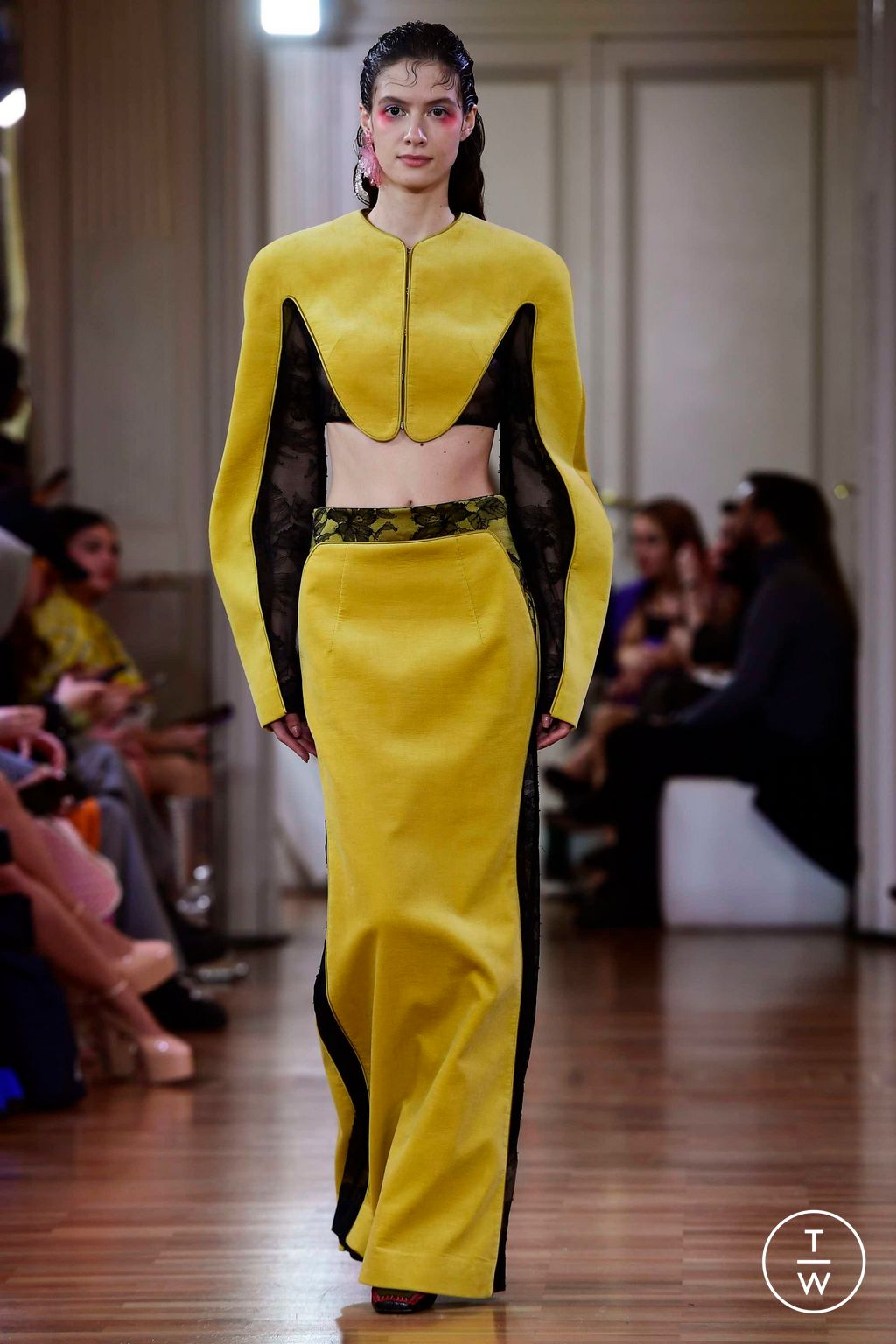 Fashion Week Milan Fall/Winter 2023 look 9 de la collection SARA WONG womenswear
