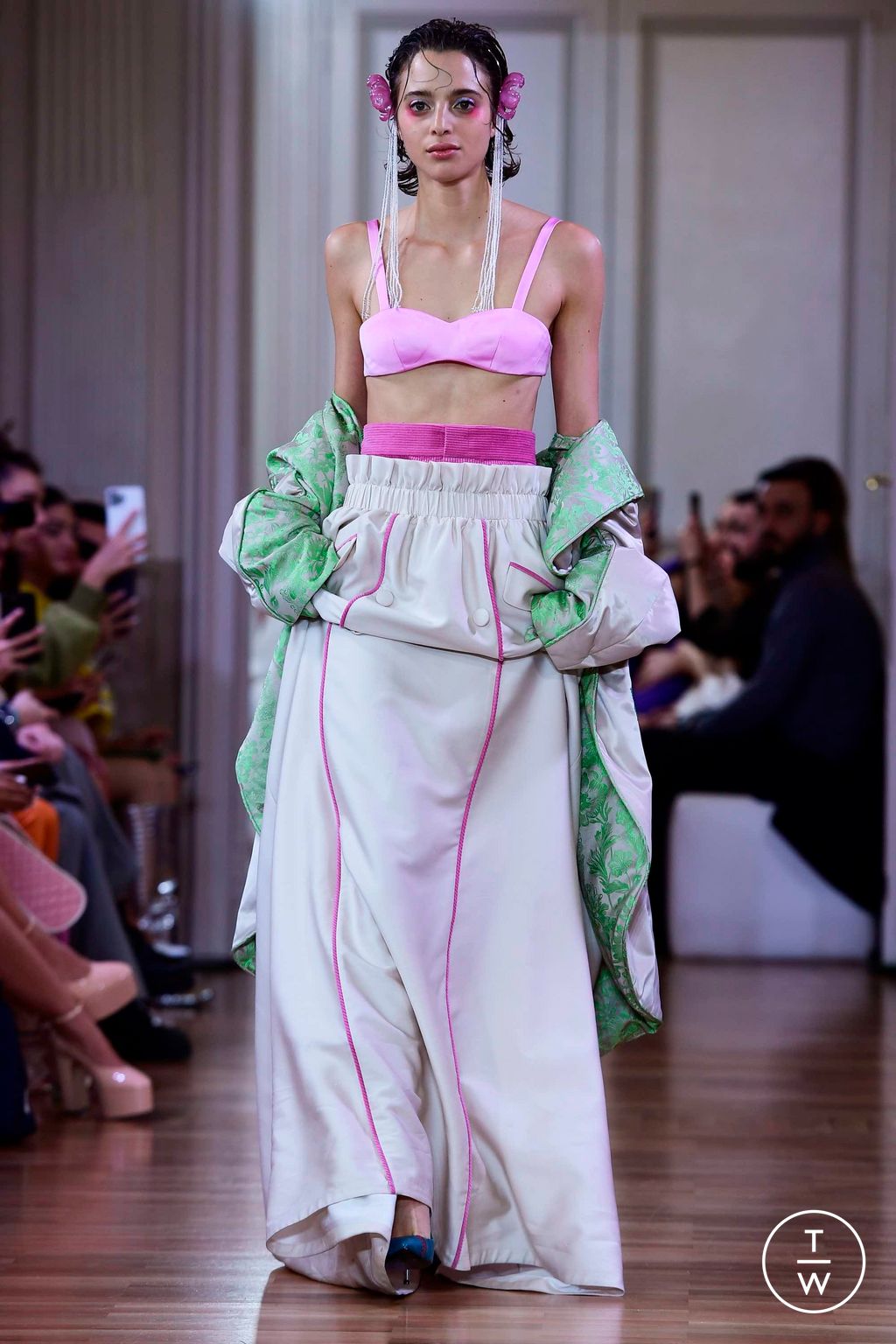 Fashion Week Milan Fall/Winter 2023 look 12 de la collection SARA WONG womenswear