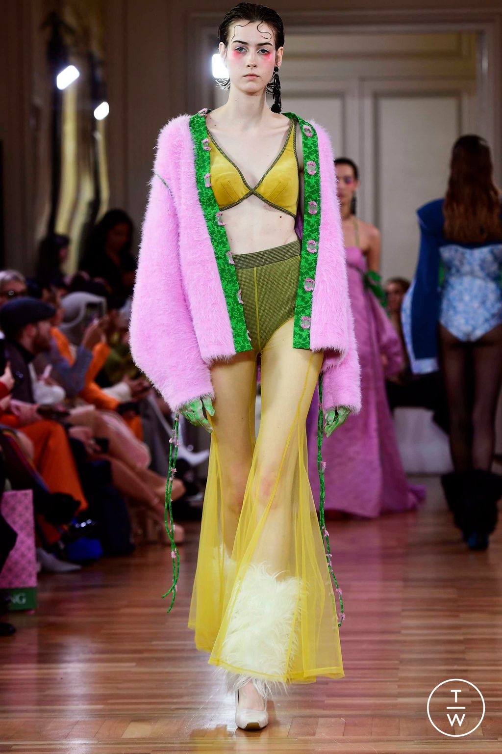 Fashion Week Milan Fall/Winter 2023 look 30 from the SARA WONG collection womenswear