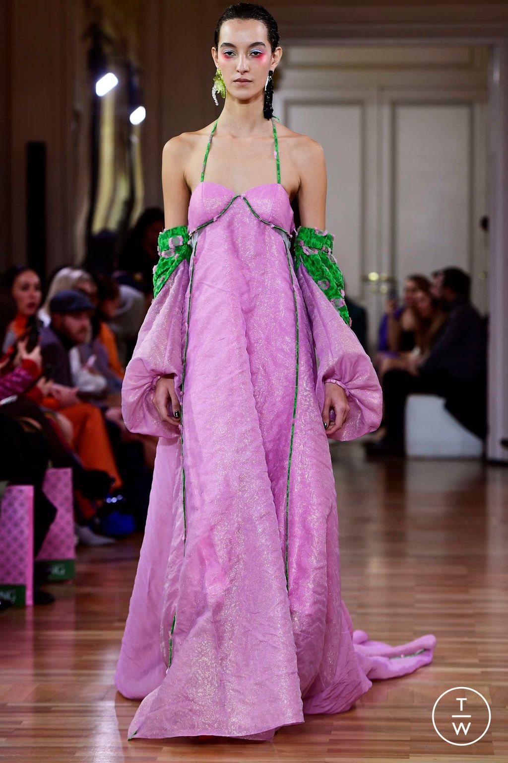 Fashion Week Milan Fall/Winter 2023 look 31 from the SARA WONG collection womenswear