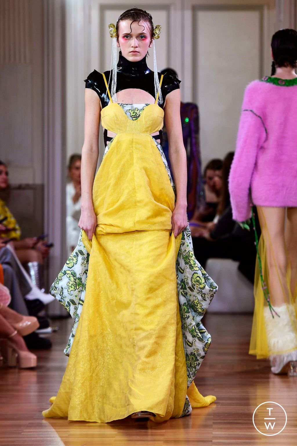 Fashion Week Milan Fall/Winter 2023 look 32 de la collection SARA WONG womenswear