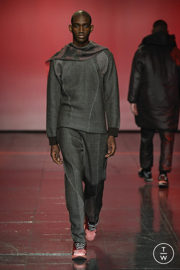 Fashion Week London Fall/Winter 2022 look 12 from the Saul Nash collection 男装