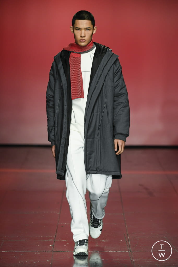Fashion Week London Fall/Winter 2022 look 13 from the Saul Nash collection 男装