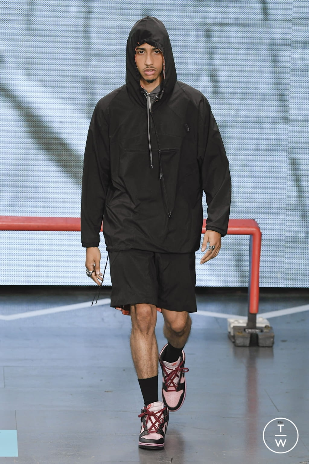Fashion Week London Spring/Summer 2022 look 2 from the Saul Nash collection menswear