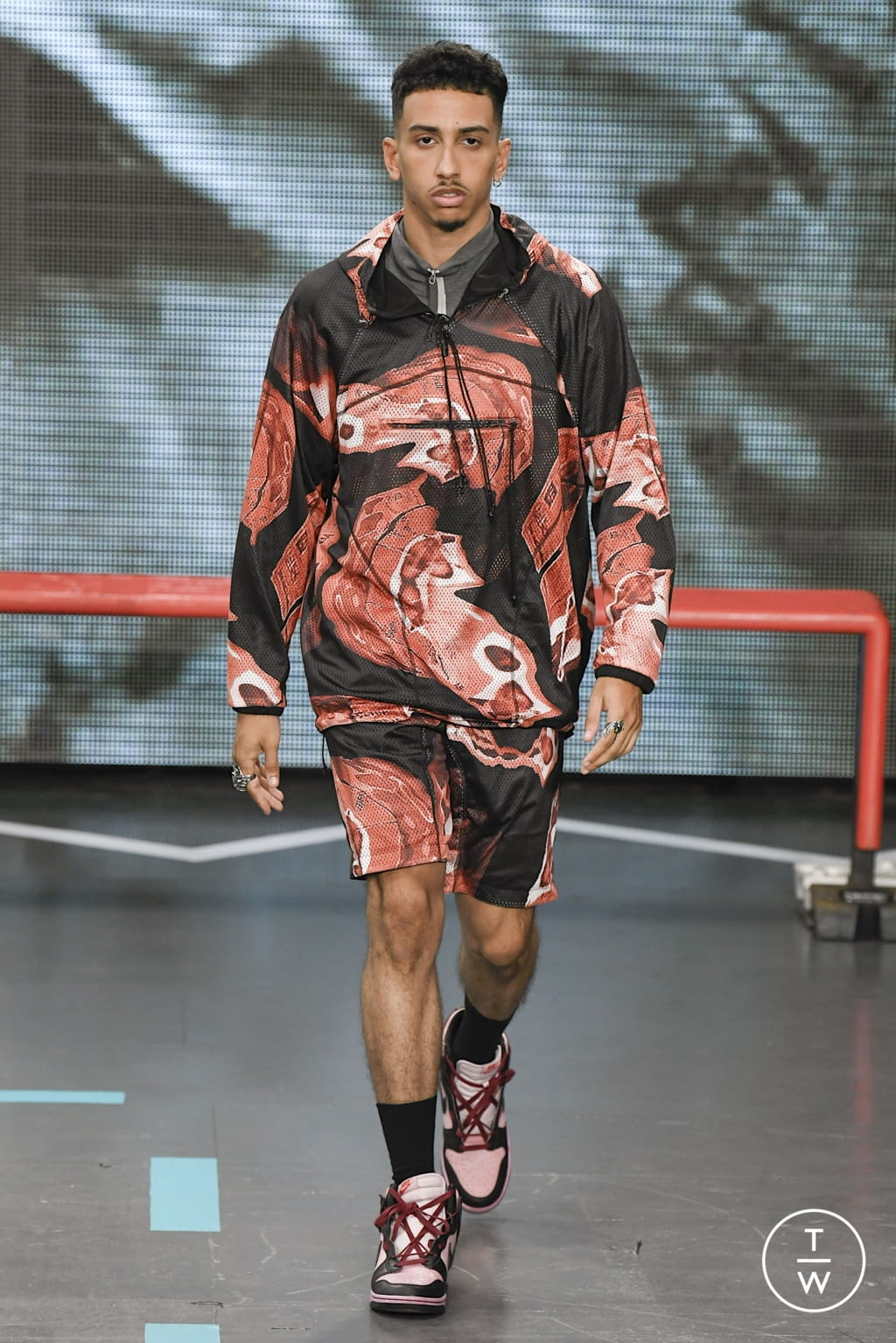 Fashion Week London Spring/Summer 2022 look 9 from the Saul Nash collection 男装