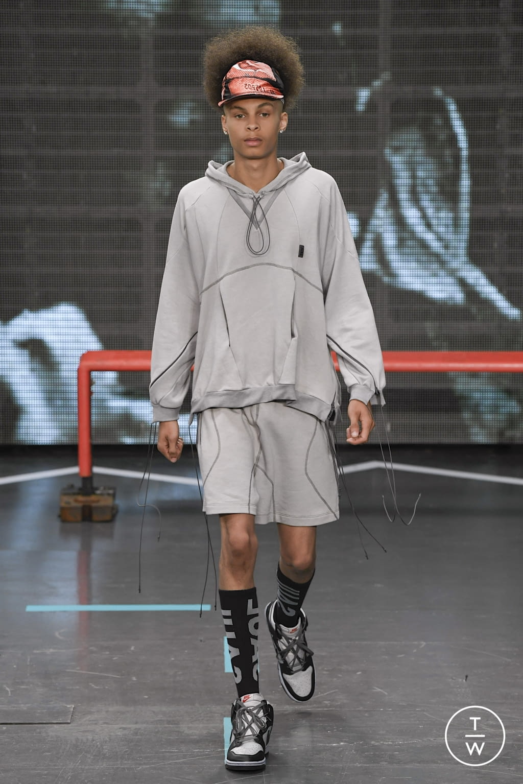 Fashion Week London Spring/Summer 2022 look 16 from the Saul Nash collection menswear