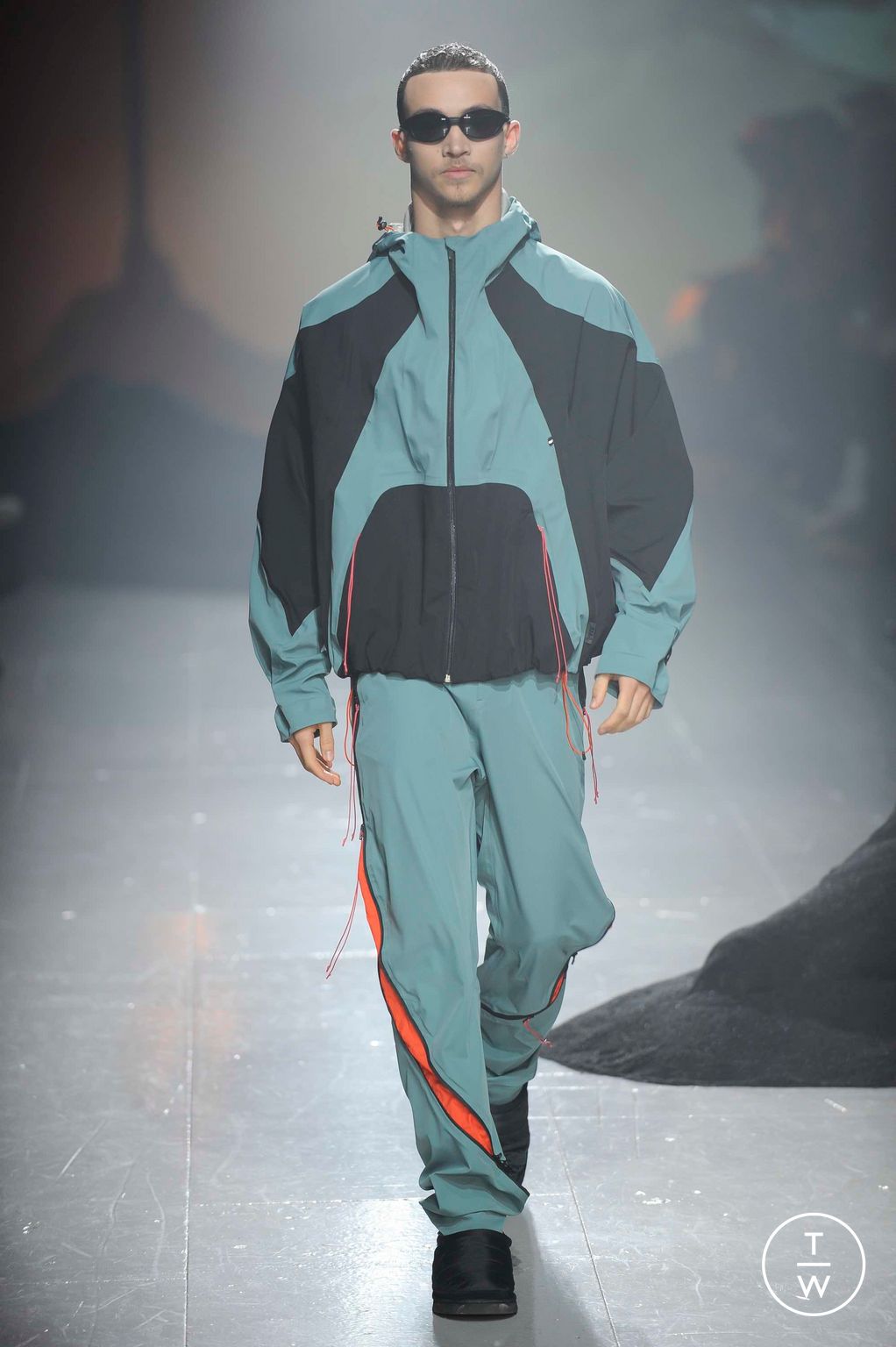 Fashion Week London Fall/Winter 2023 look 5 from the Saul Nash collection menswear