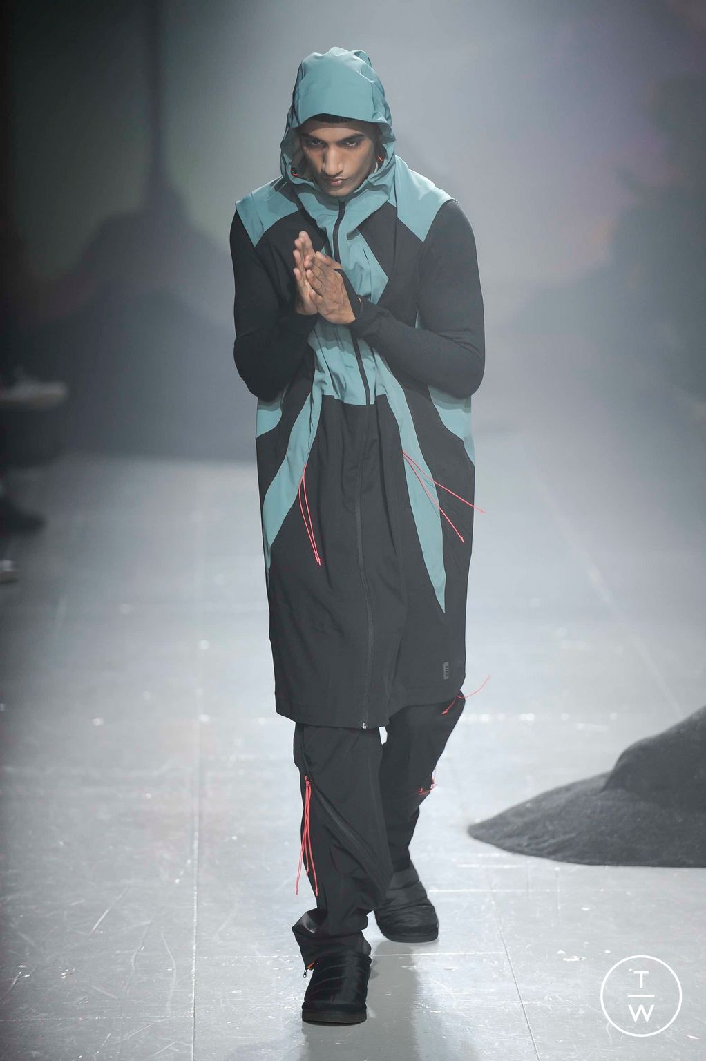 Fashion Week London Fall/Winter 2023 look 7 de la collection Saul Nash menswear
