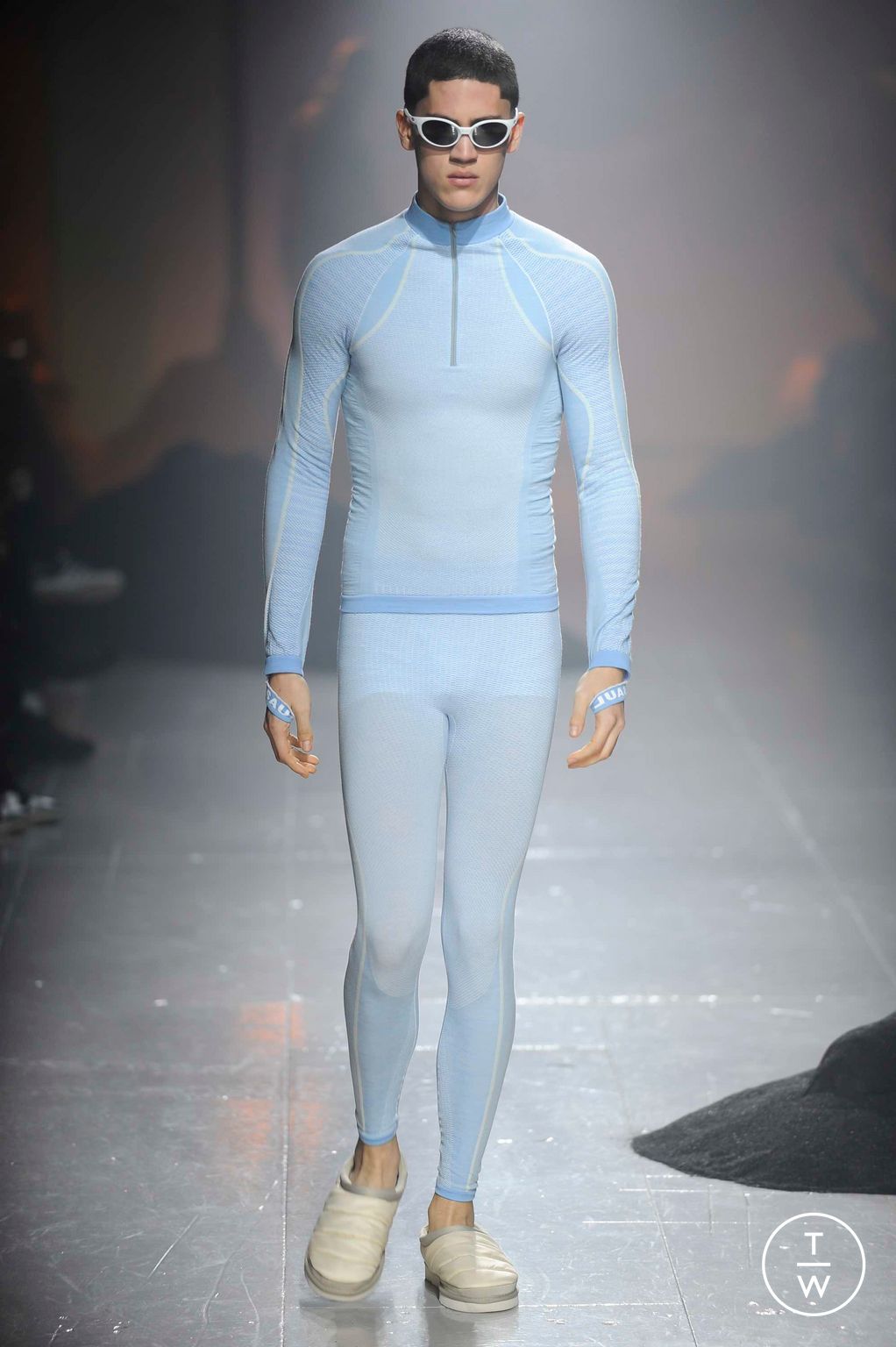 Fashion Week London Fall/Winter 2023 look 9 from the Saul Nash collection menswear