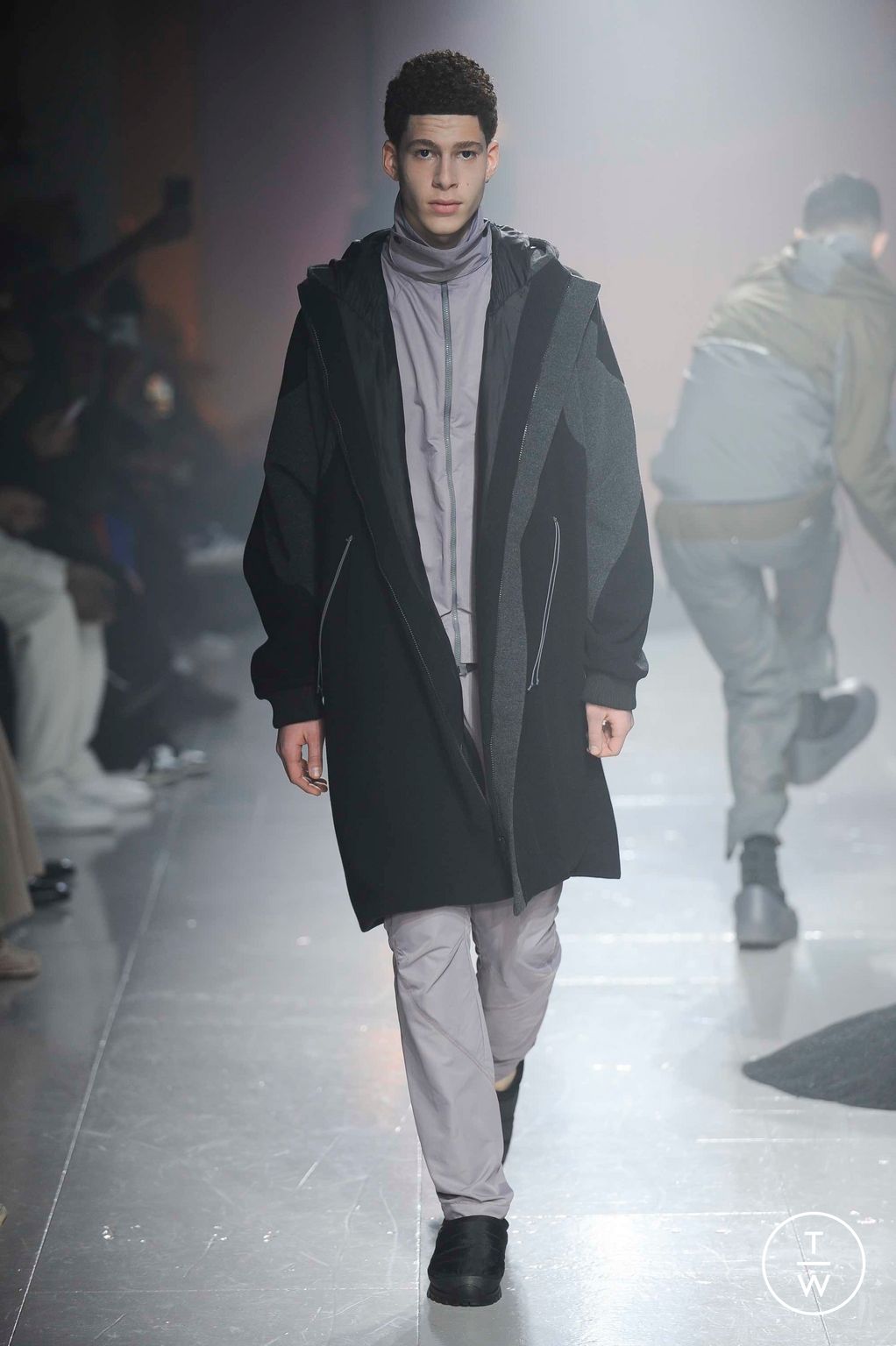Fashion Week London Fall/Winter 2023 look 25 from the Saul Nash collection menswear