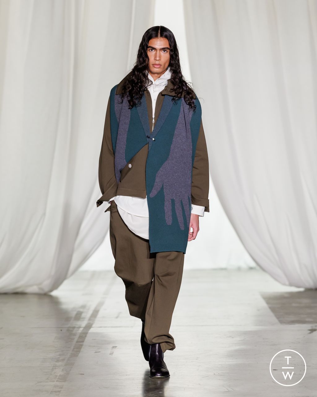Fashion Week Milan Fall/Winter 2026 look 11 de la collection Saul Nash menswear