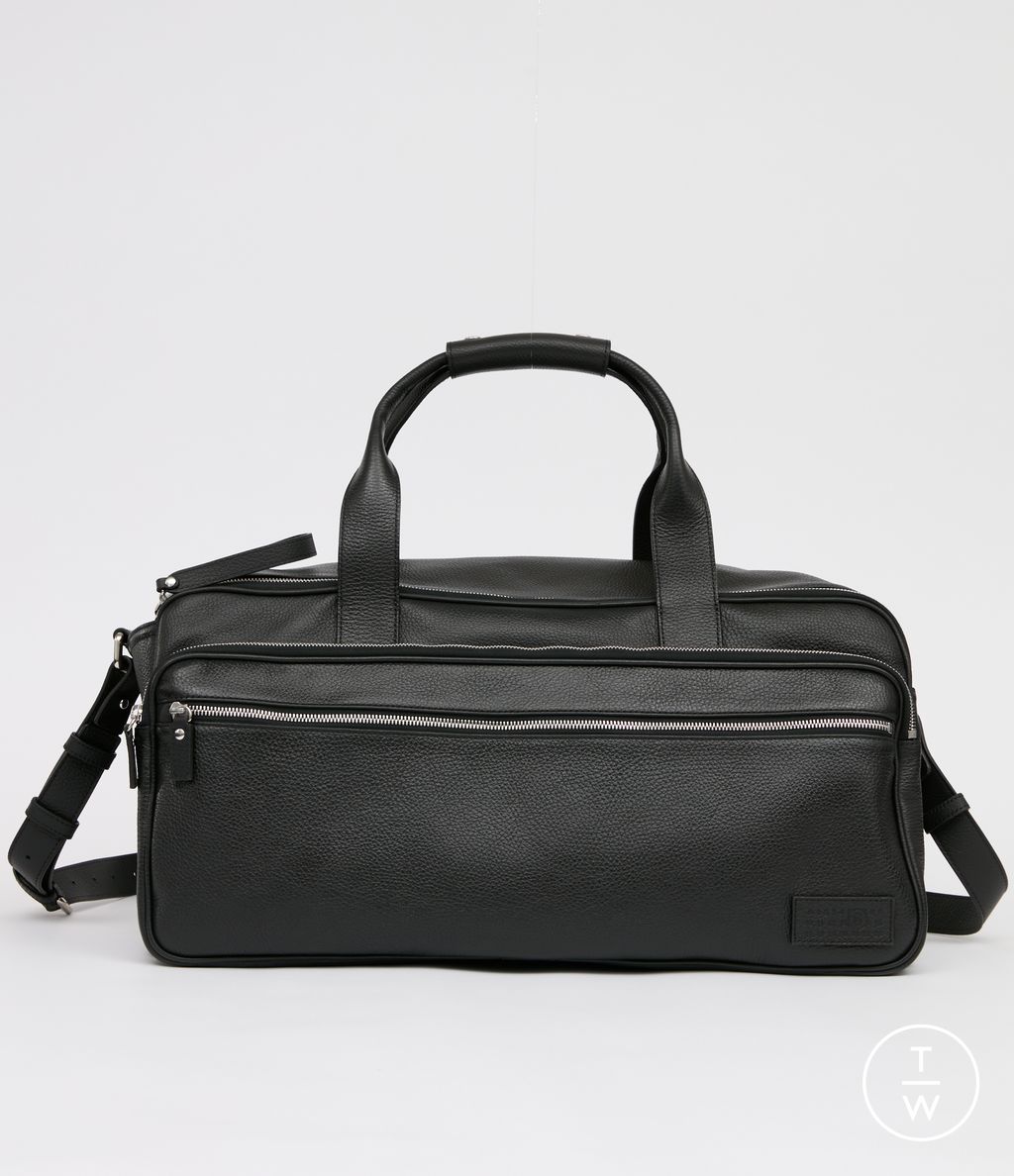 Fashion Week Florence - Pitti Fall/Winter 2025 look 14 de la collection MM6 Maison Margiela menswear accessories