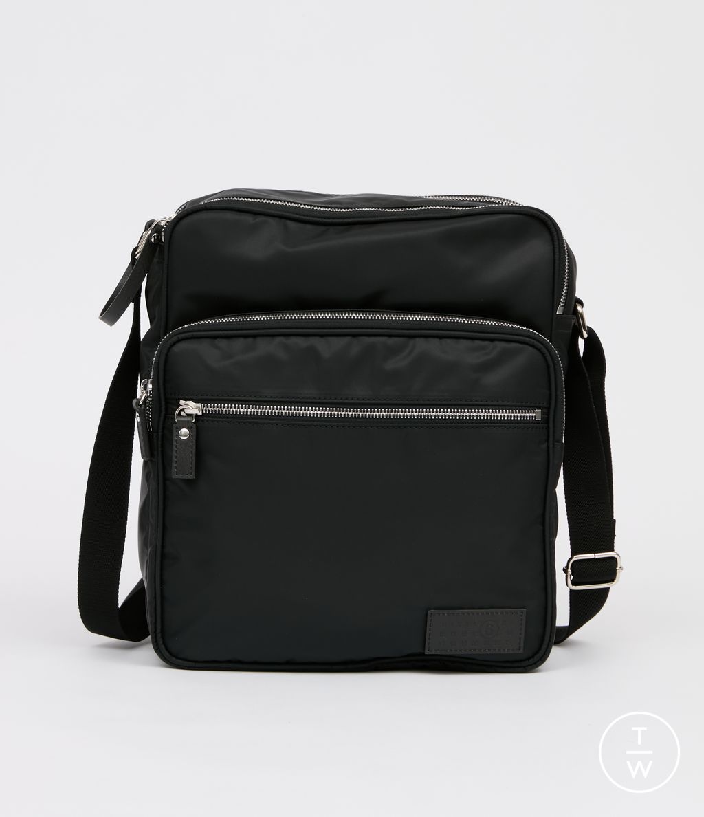 Fashion Week Florence - Pitti Fall/Winter 2025 look 18 from the MM6 Maison Margiela collection menswear accessories