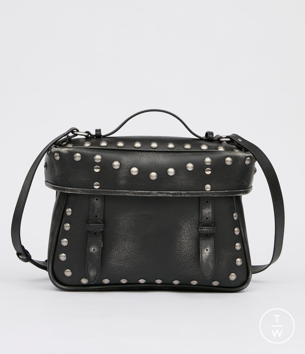 Fashion Week Florence - Pitti Fall/Winter 2025 look 20 from the MM6 Maison Margiela collection menswear accessories