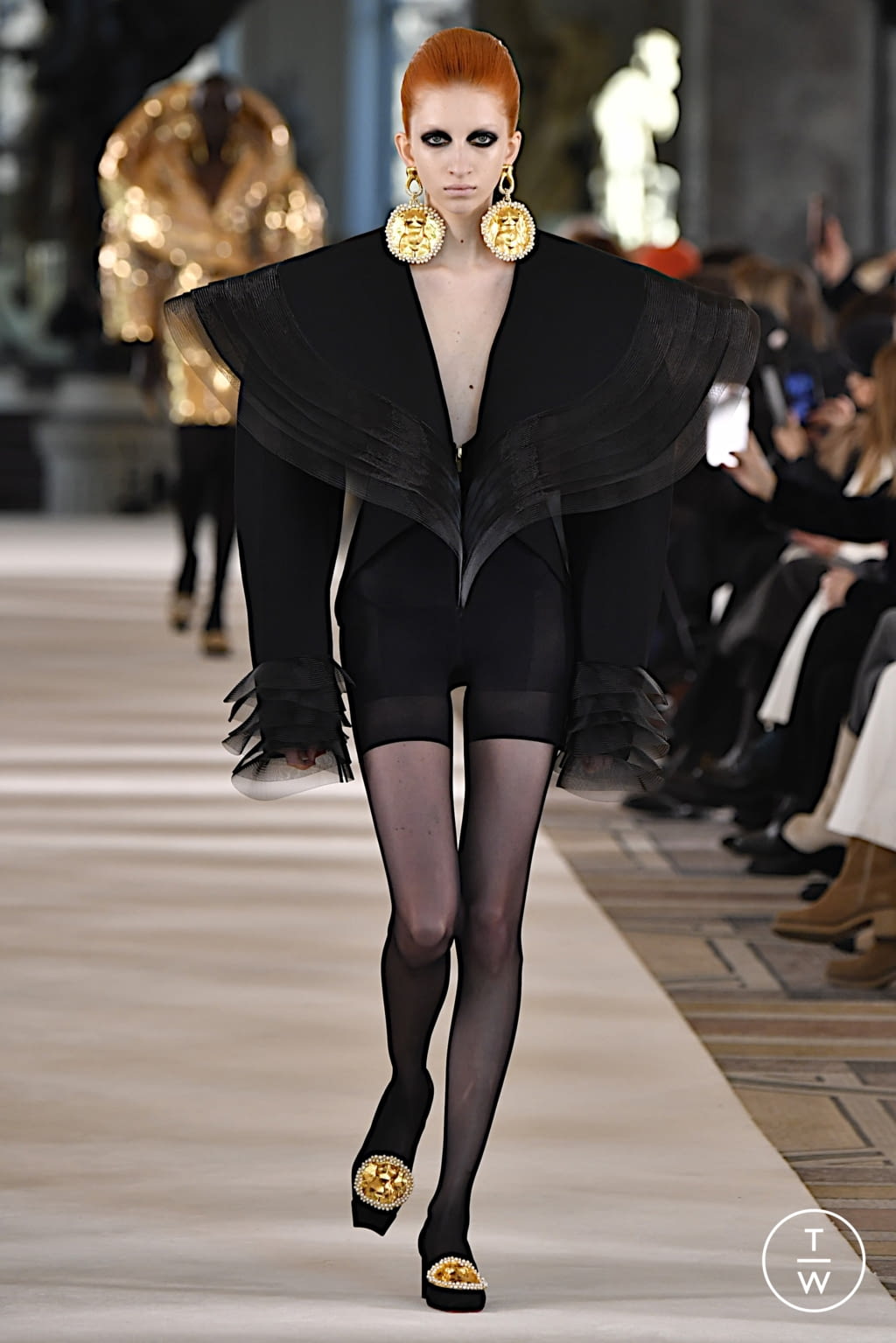Fashion Week Paris Spring/Summer 2022 look 4 from the Schiaparelli collection 高级定制
