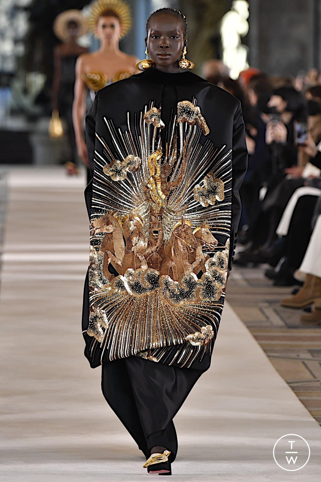 Fashion Week Paris Spring/Summer 2022 look 10 from the Schiaparelli collection couture