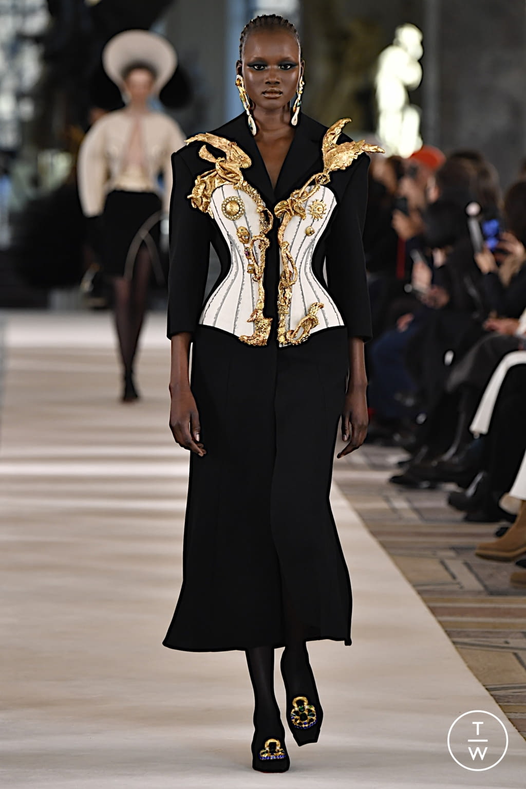 Fashion Week Paris Spring/Summer 2022 look 13 from the Schiaparelli collection couture