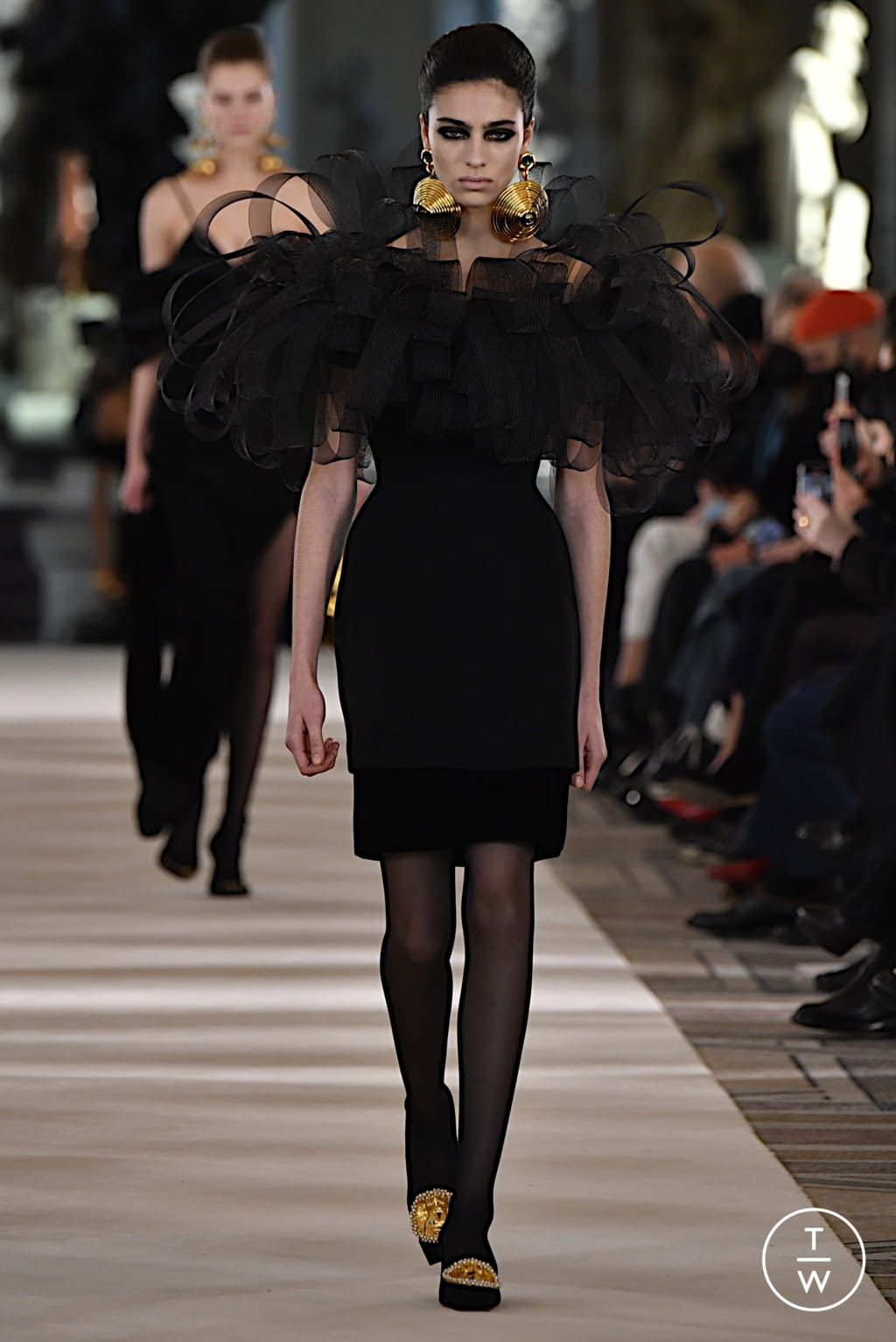 Fashion Week Paris Spring/Summer 2022 look 23 de la collection Schiaparelli couture