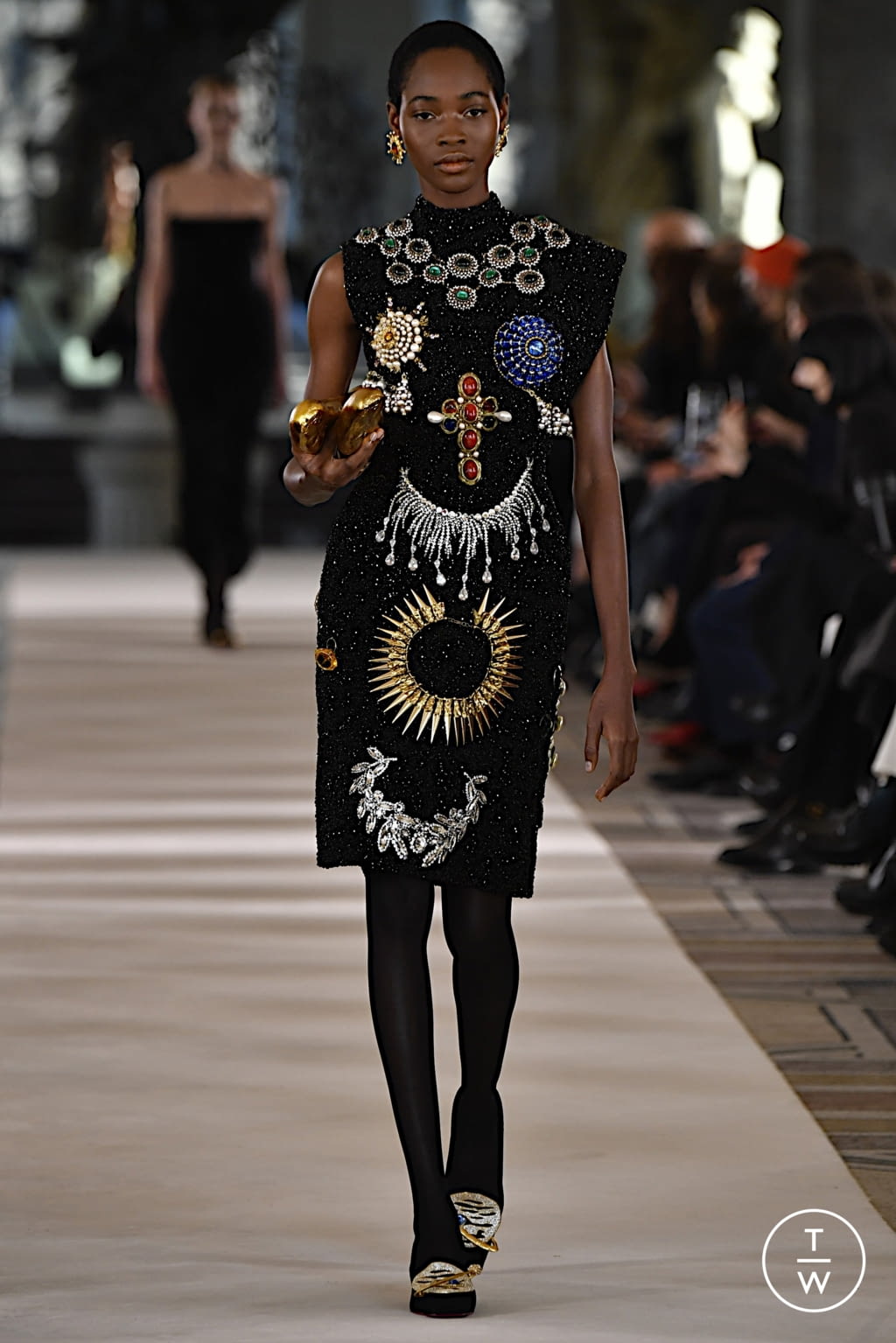 Fashion Week Paris Spring/Summer 2022 look 26 de la collection Schiaparelli couture