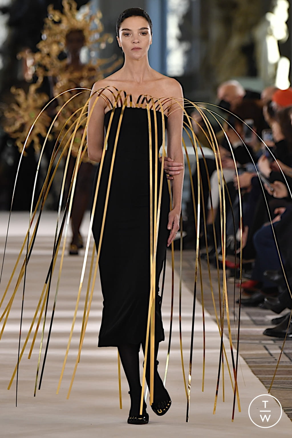 Fashion Week Paris Spring/Summer 2022 look 28 de la collection Schiaparelli couture
