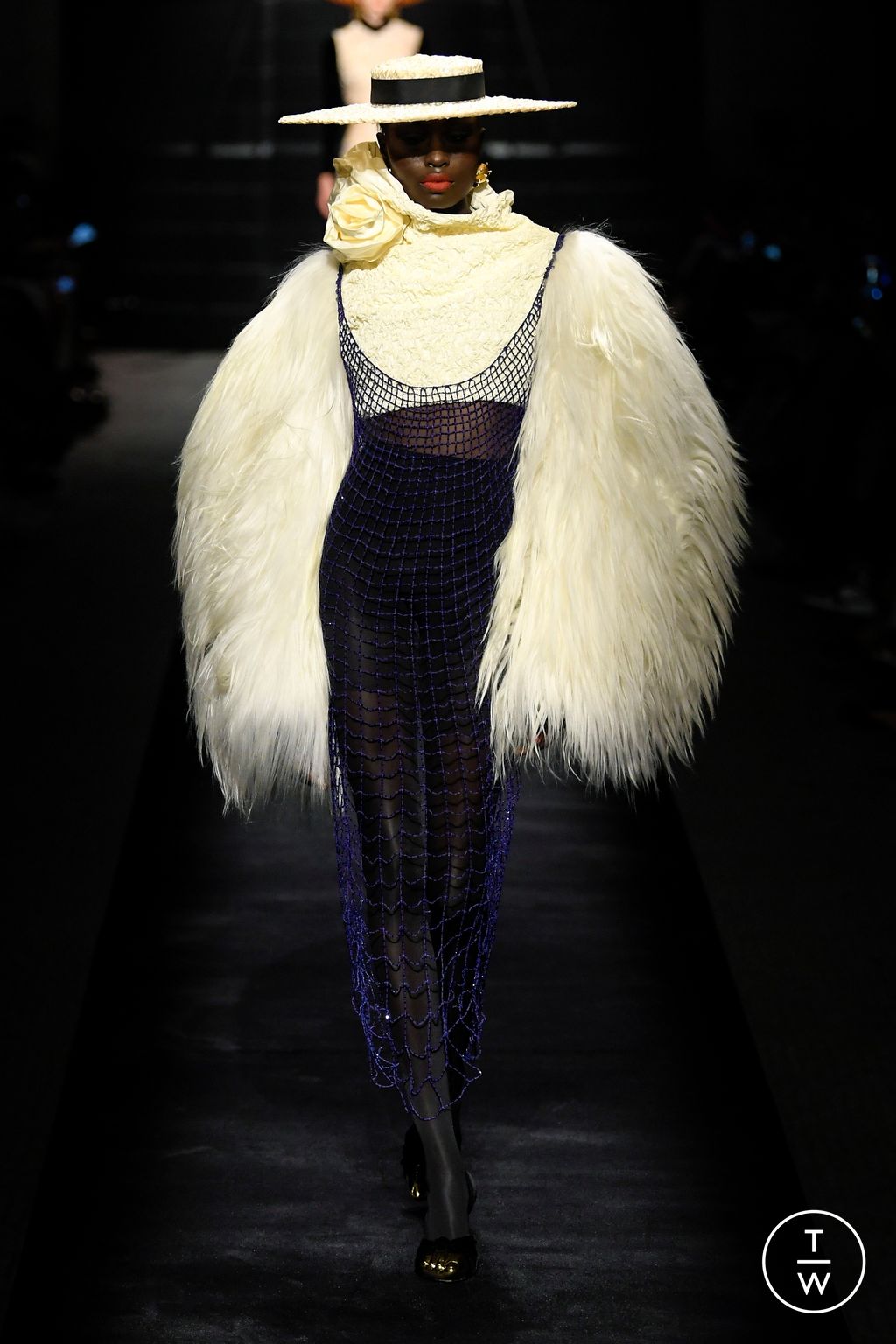 Fashion Week Paris Fall/Winter 2022 look 13 from the Schiaparelli collection couture
