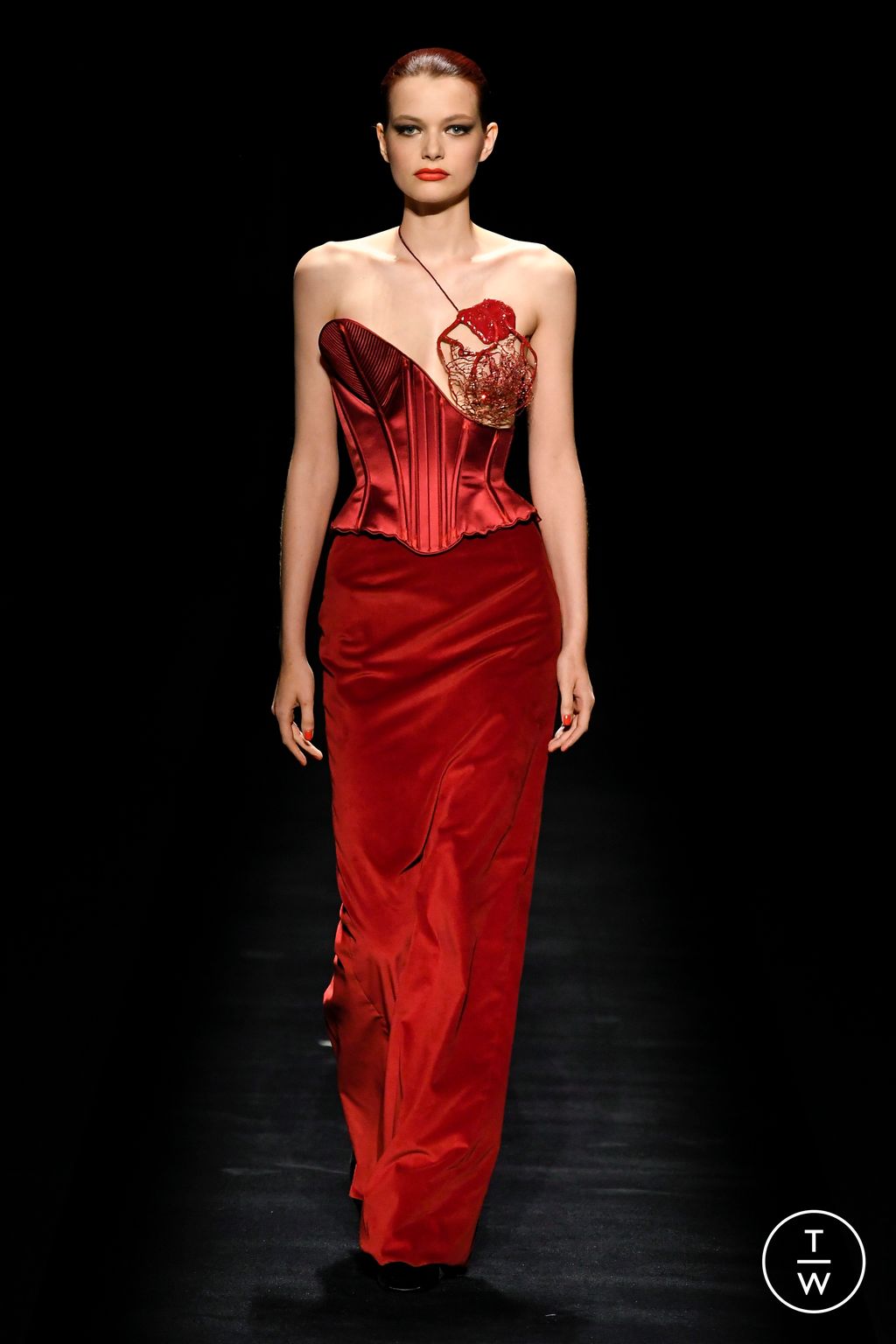 Fashion Week Paris Fall/Winter 2022 look 33 from the Schiaparelli collection couture