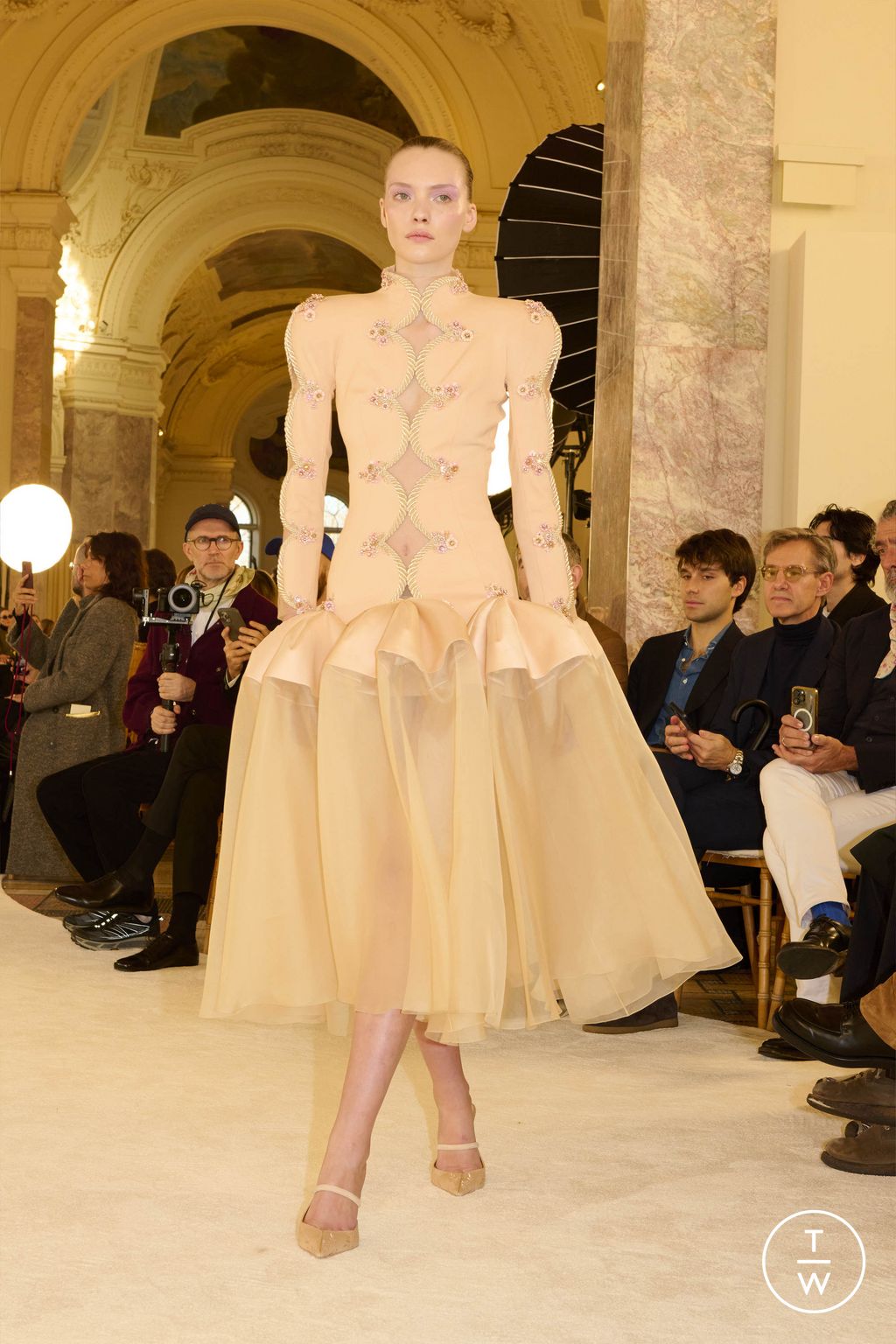 Fashion Week Paris Spring/Summer 2025 look 2 from the Schiaparelli collection couture