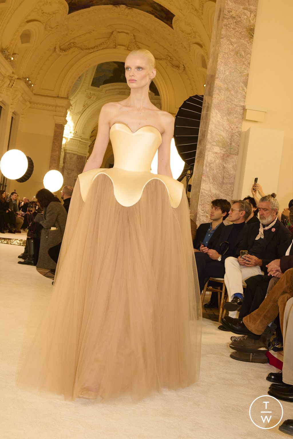 Fashion Week Paris Spring/Summer 2025 look 3 from the Schiaparelli collection couture