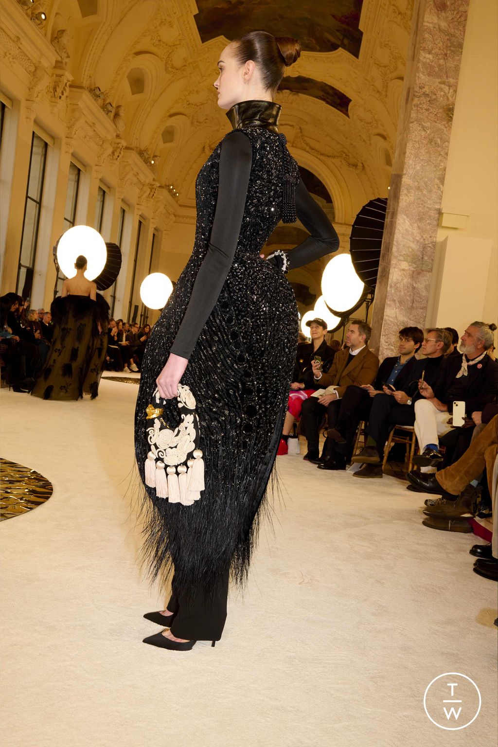 Fashion Week Paris Spring/Summer 2025 look 18 from the Schiaparelli collection couture