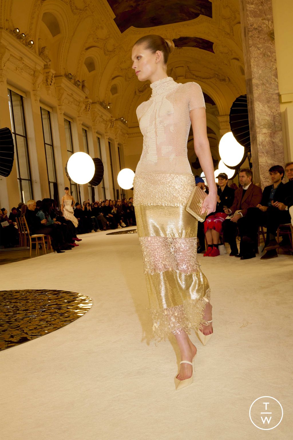 Fashion Week Paris Spring/Summer 2025 look 26 from the Schiaparelli collection couture