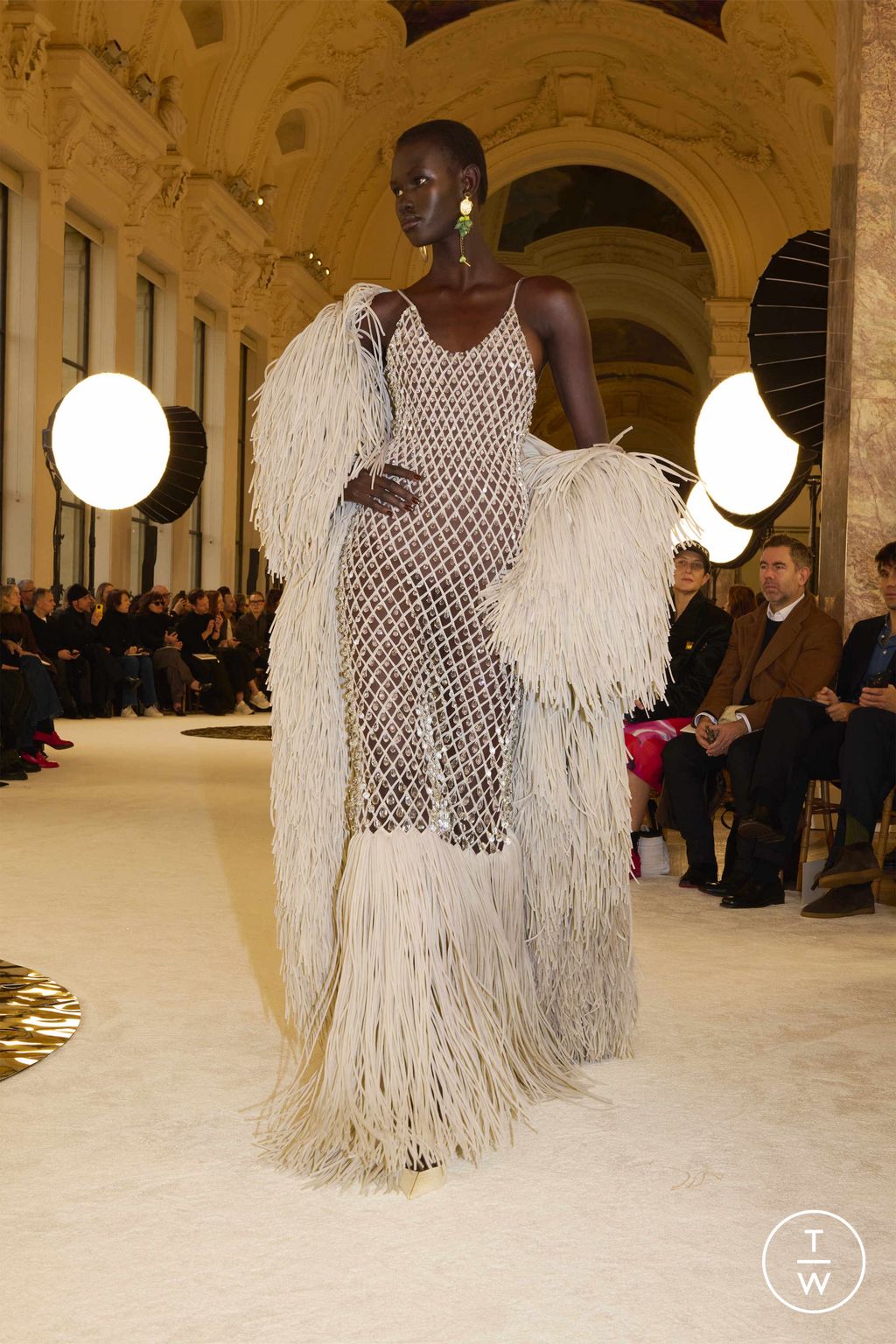 Fashion Week Paris Spring/Summer 2025 look 29 from the Schiaparelli collection couture