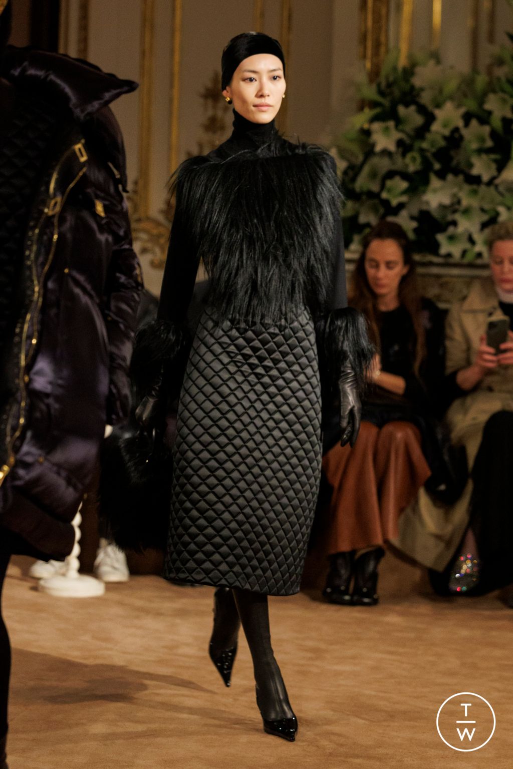 Fashion Week Paris Fall/Winter 2023 look 4 from the Schiaparelli collection womenswear