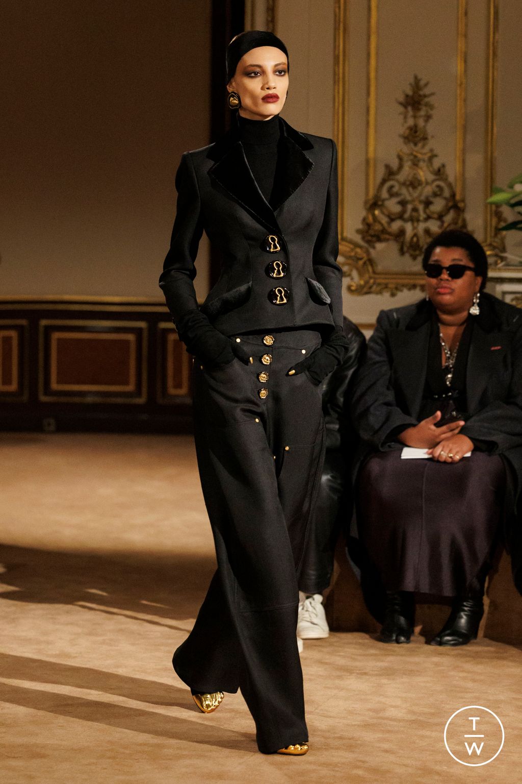 Fashion Week Paris Fall/Winter 2023 look 5 from the Schiaparelli collection womenswear
