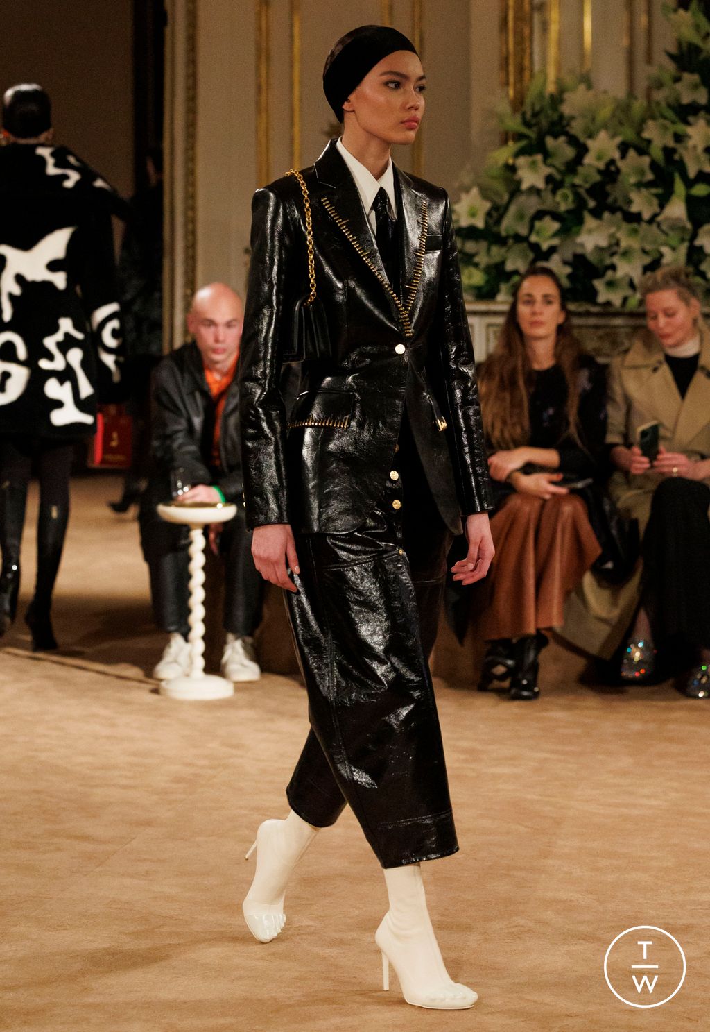 Fashion Week Paris Fall/Winter 2023 look 7 from the Schiaparelli collection 女装