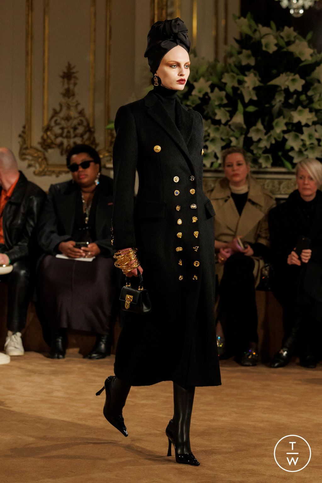 Fashion Week Paris Fall/Winter 2023 look 11 de la collection Schiaparelli womenswear