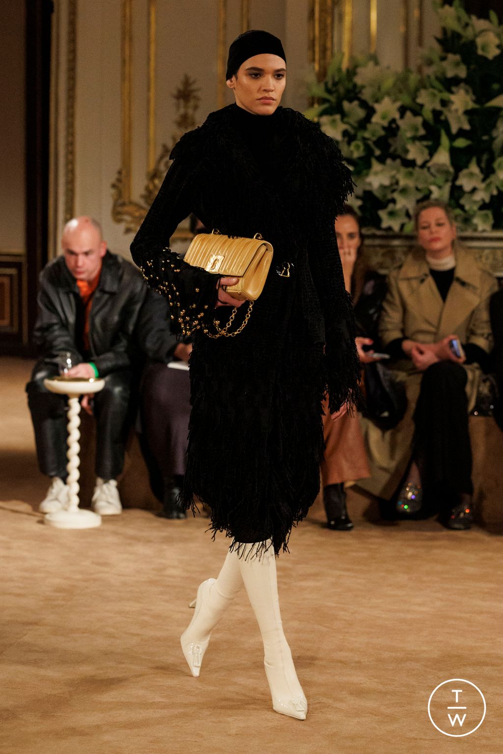 Fashion Week Paris Fall/Winter 2023 look 13 from the Schiaparelli collection womenswear
