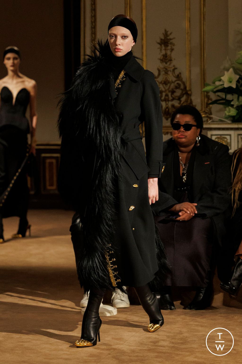 Fashion Week Paris Fall/Winter 2023 look 14 de la collection Schiaparelli womenswear