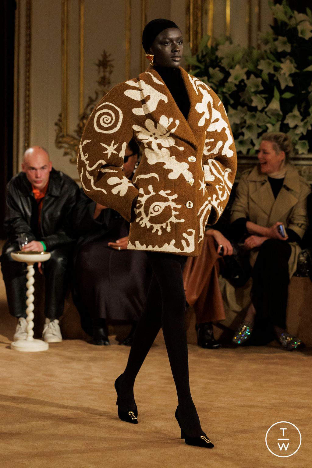 Fashion Week Paris Fall/Winter 2023 look 18 de la collection Schiaparelli womenswear